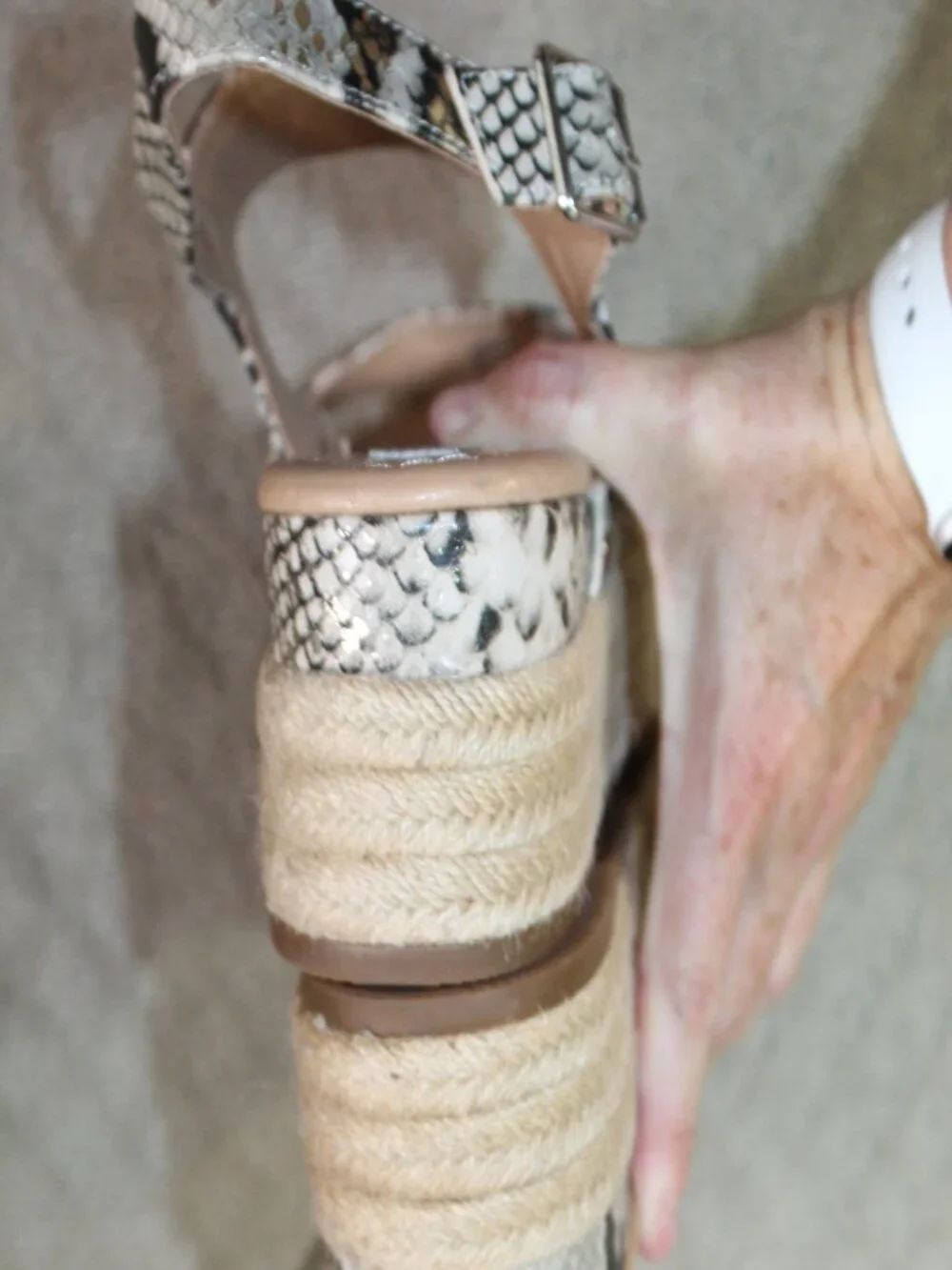 Steve Madden Fifer Size 9 Platform Snakeskin Print Espadrille Sandals